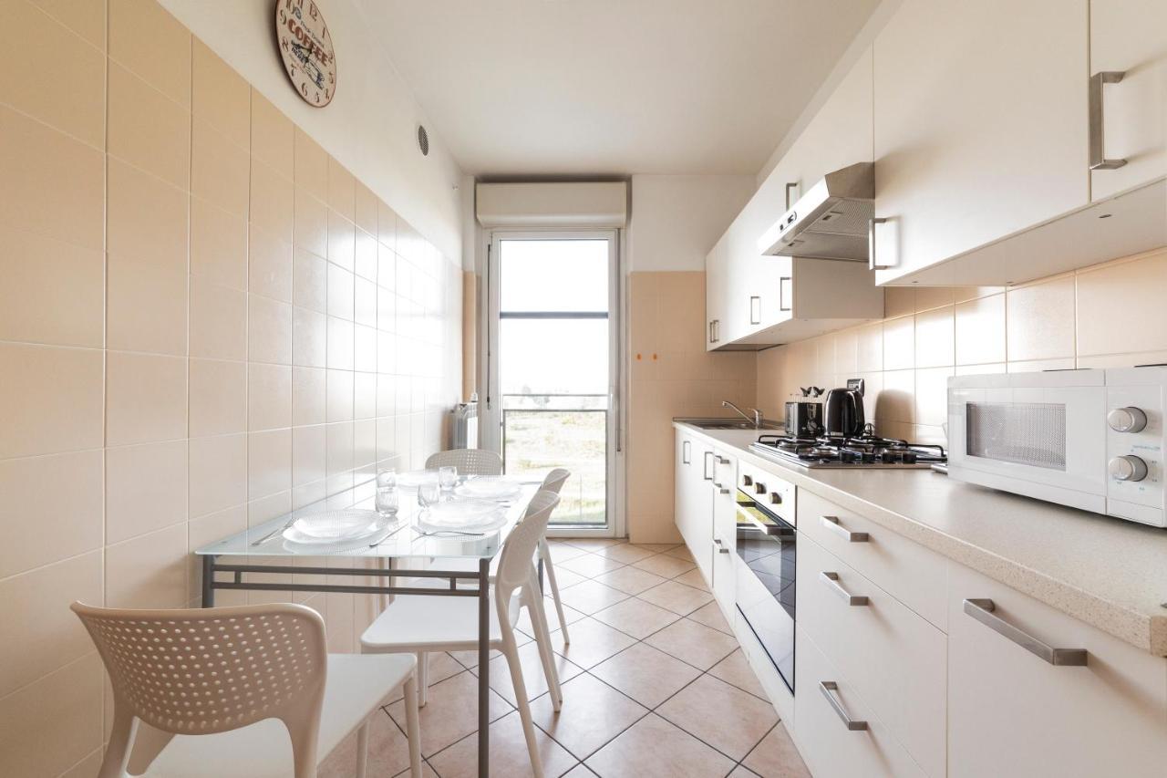 Milano Rogoredo Apt With Terrace! Lägenhet Exteriör bild